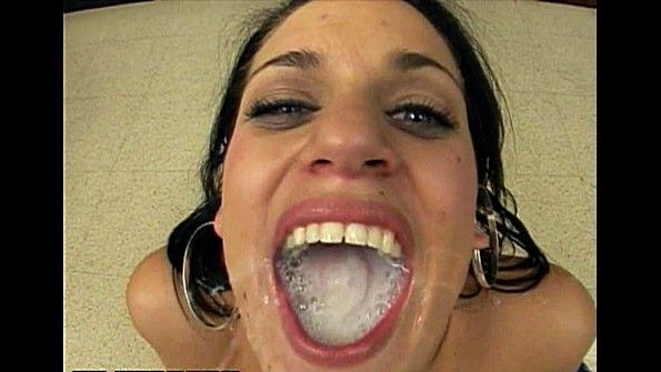 Подборка сучек со ртами полными спермы