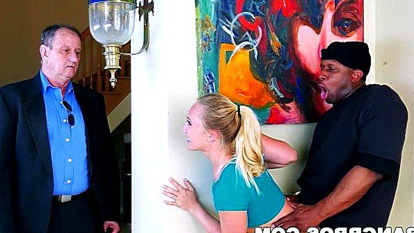 Грабитель грубо ебет чужую озабоченную жену