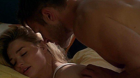 Восхитительная Emma Rigby в эротической сцене