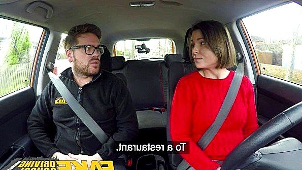 Ебется с мужиком в машине во время сдачи экзамена