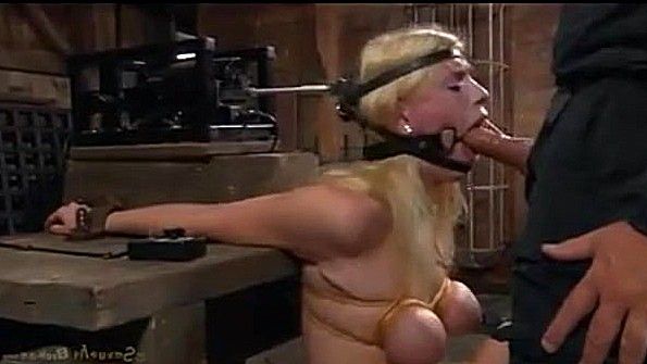 Из секс рабыни сделали настоящую машину для отсоса