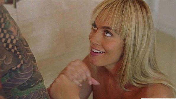 Пришла в душ к чуваку и захотела поебаться