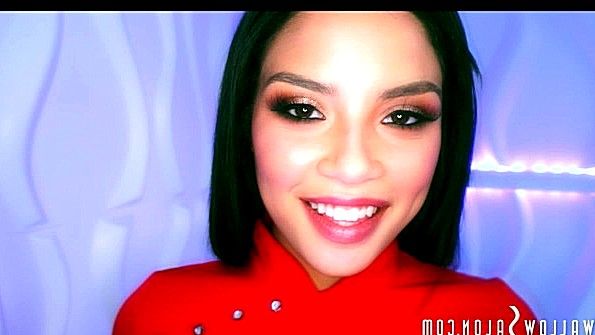 Девицы делают глубокий минет в порно нарезке