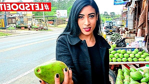 Жопастая сучка получила деньги за агрессивный трах