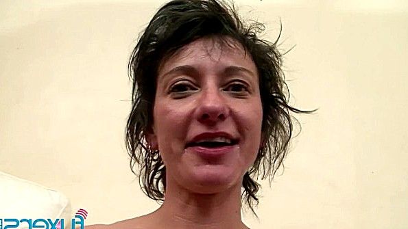 Муж и негр помогли жене получить крутой кайф