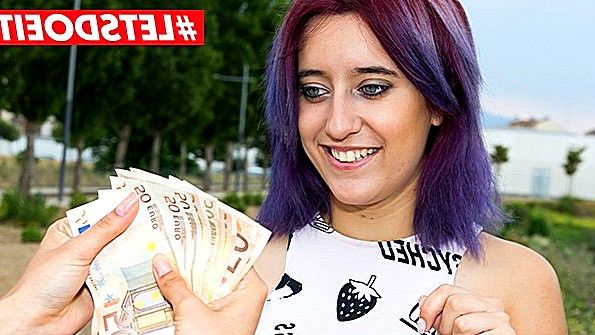 Девица получила много денег за трах перед камерой