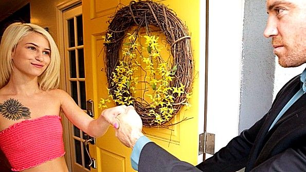 Пришел в гости к молодой девке и выебал ее