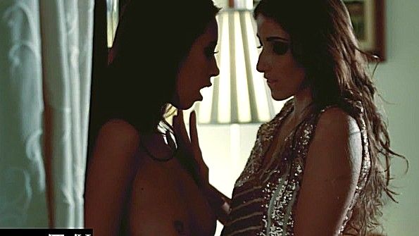 Длинноногие красотки готовы заняться кунилингусом