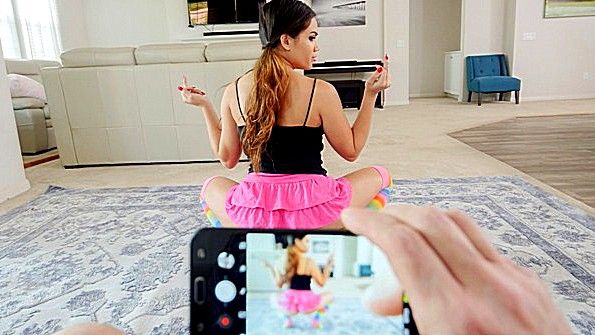 Сестра согласилась дать брату активно ее потрахать