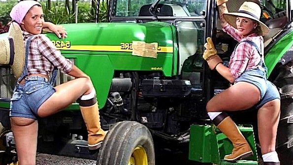 Бабы разделись на ферме и поебались с трактористом