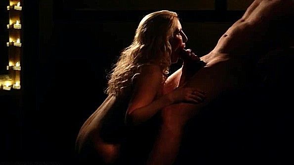 Заставляет мужика вылизать ей пизду и грубо ебется