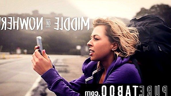 Деваха не стала выбирать и поебалась с двумя чуваками