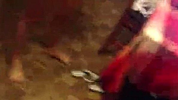 Шаловливая кокетка должна приласкать хуй ртом