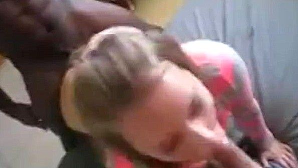 Деваха жадно ебется с негром на глазах бойфренда