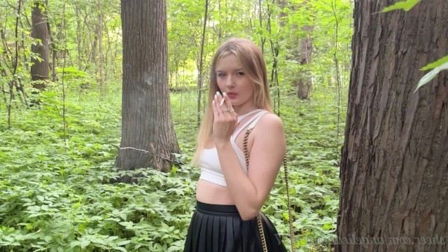 Дочка курит в лесу в тайне от папы. Наказал аналом. Русские маты