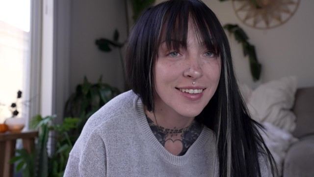 Записала на вебку послание своему парню и немного увлеклась