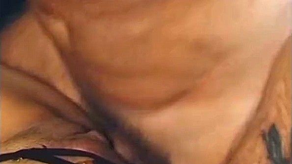 Надела развратное белье и поебалась с другом мужа