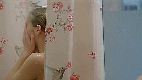 Молодая Marie Wilmann снимается обнаженной