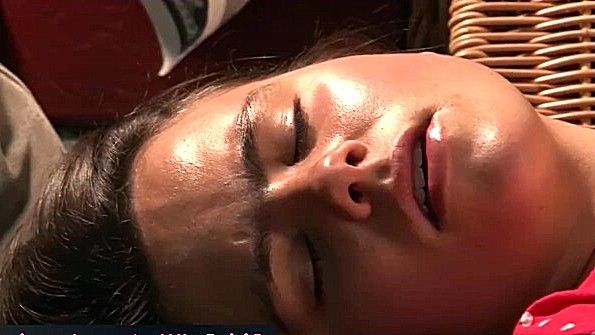 Растопила печь и занялась горячей мастурбацией