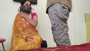 India Bhabhi Painful Pussy Fucked With Tv Electrician With Clear Hindi Your Didi Priya